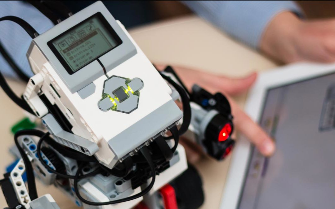 Nos cours et ateliers pour apprendre à programmer un robot
